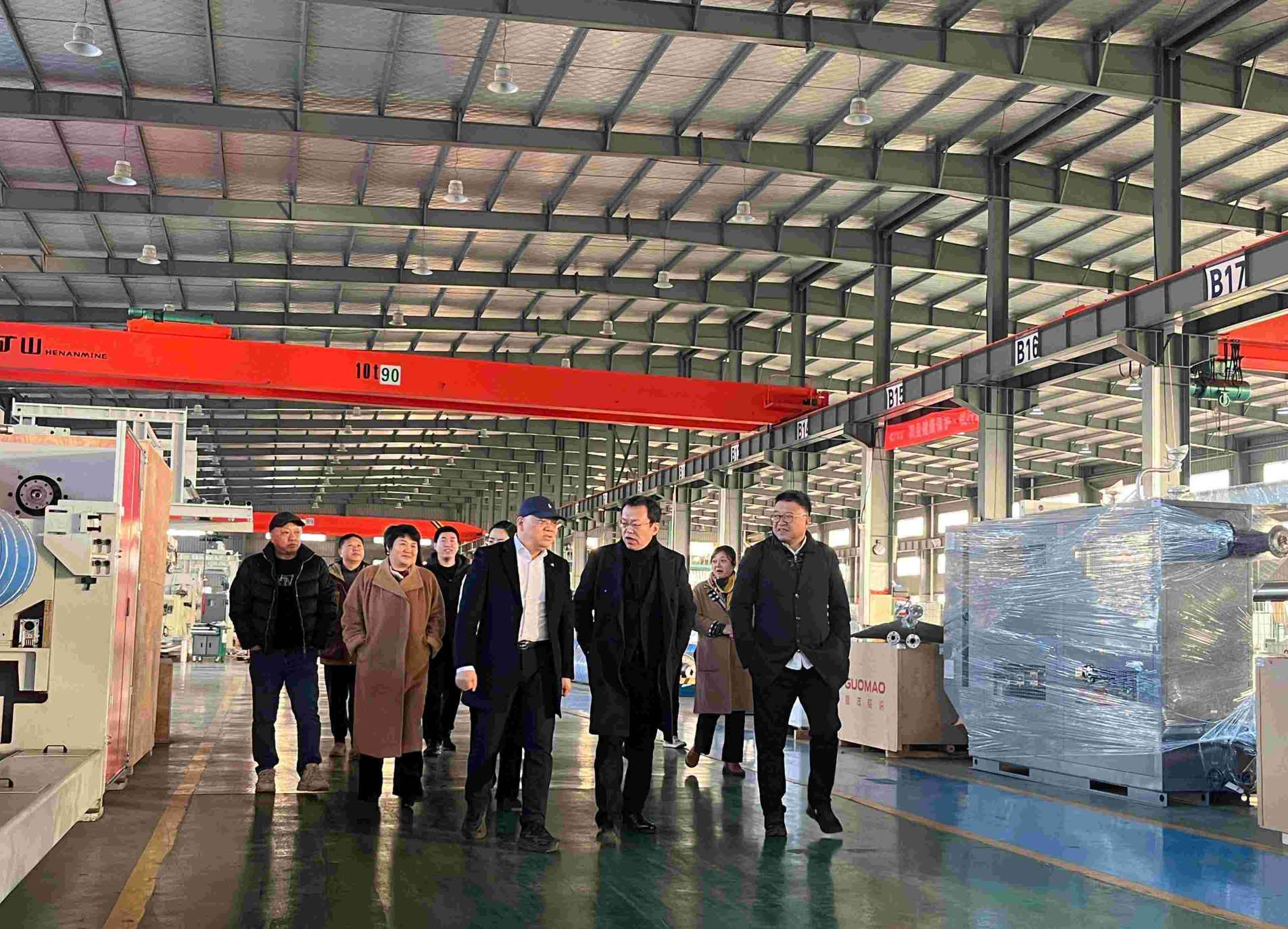 5311735808309413.jpg 12.28中產(chǎn)協(xié)活動(1)(1).jpg